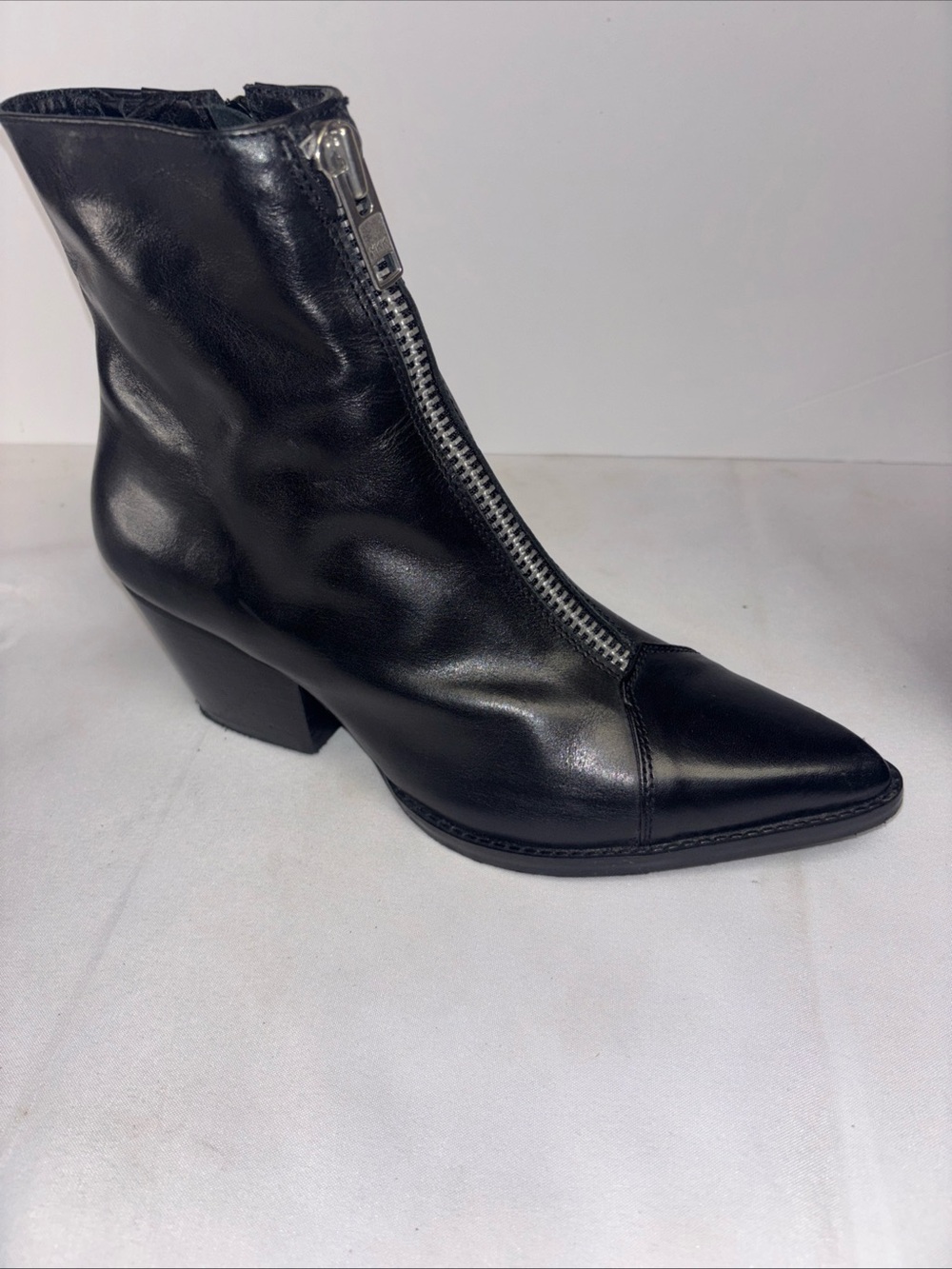 Jeffrey Campbell Landyn-2 Black Leather Front Zip Pointed Toe Ankle Boots 10